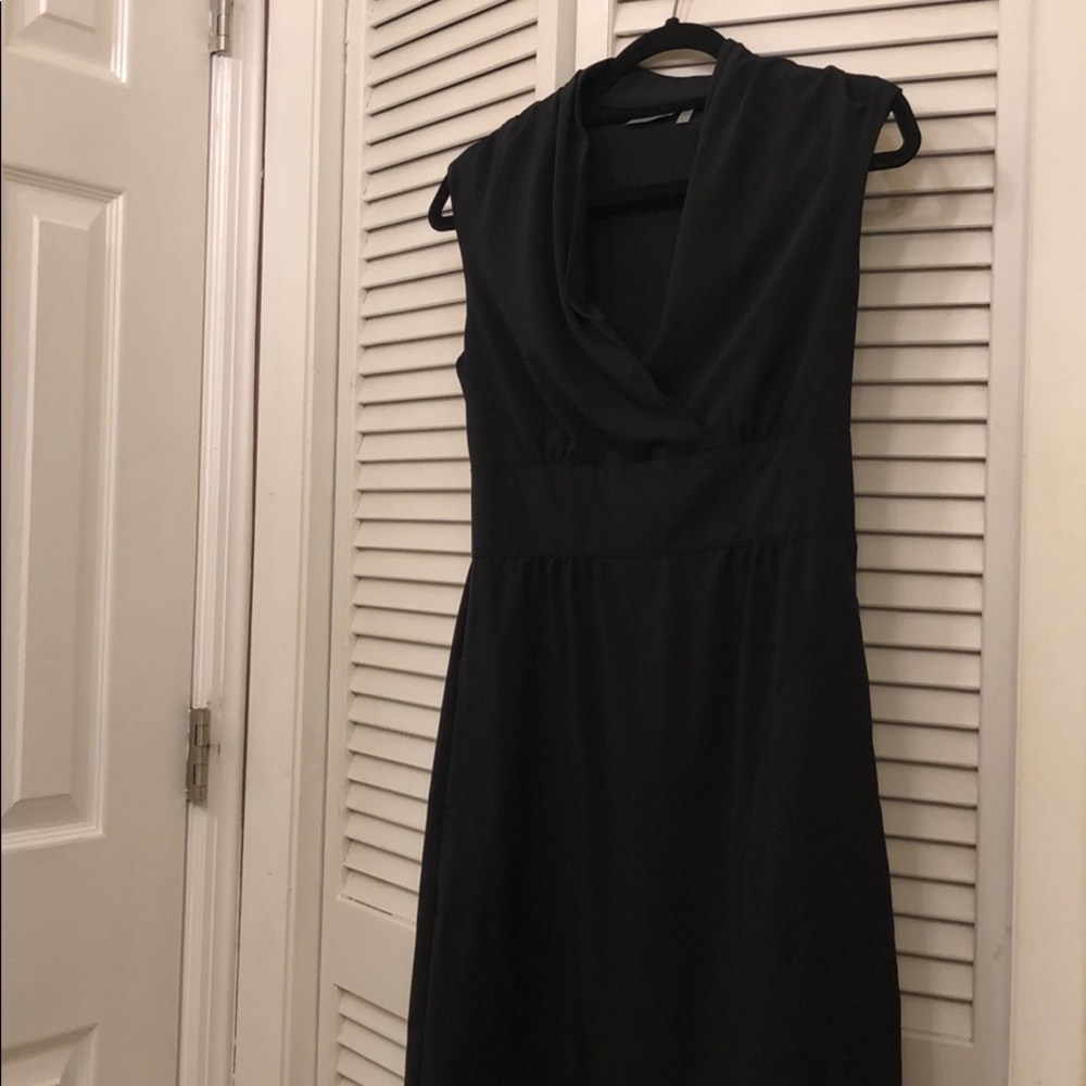 ATHLETA BLACK SLEEVELESS DRESS SIZE 4